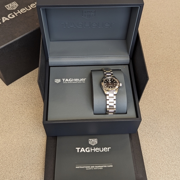 Tag Heuer Women's 300M 'Aquaracer' Time Piece - Picture 1 of 4